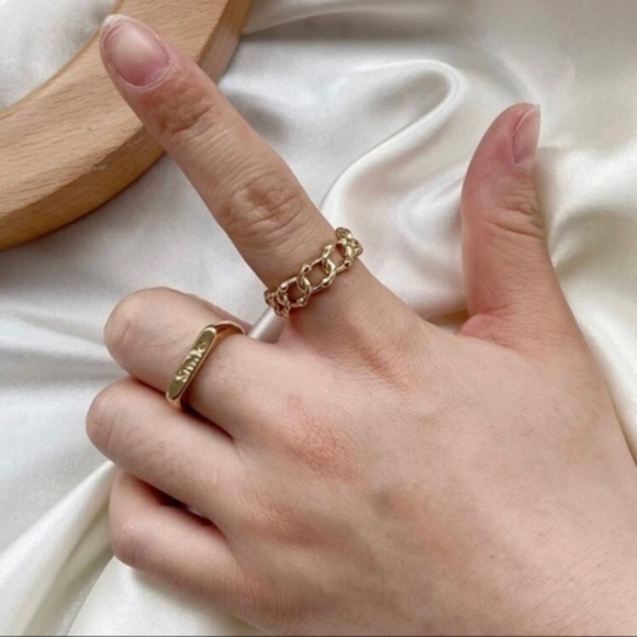 3/$30 💛 2pcs Ring Set - Picture 3 of 5